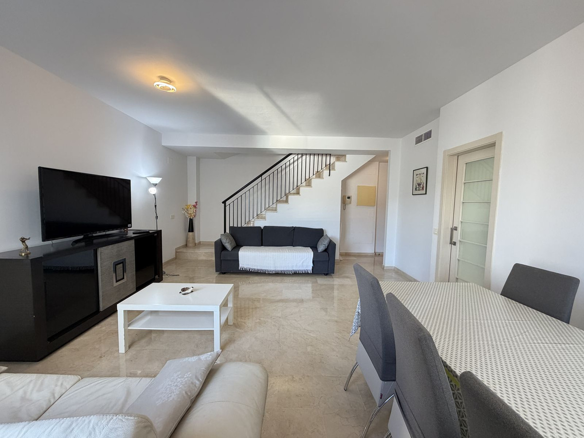 3 Bedroom Apartment for Sale in Estepona — 4