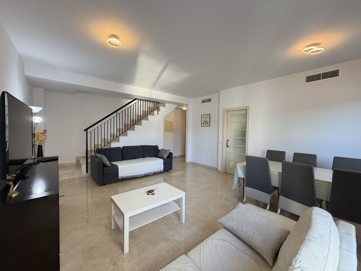 3 Bedroom Apartment for Sale in Estepona — 5