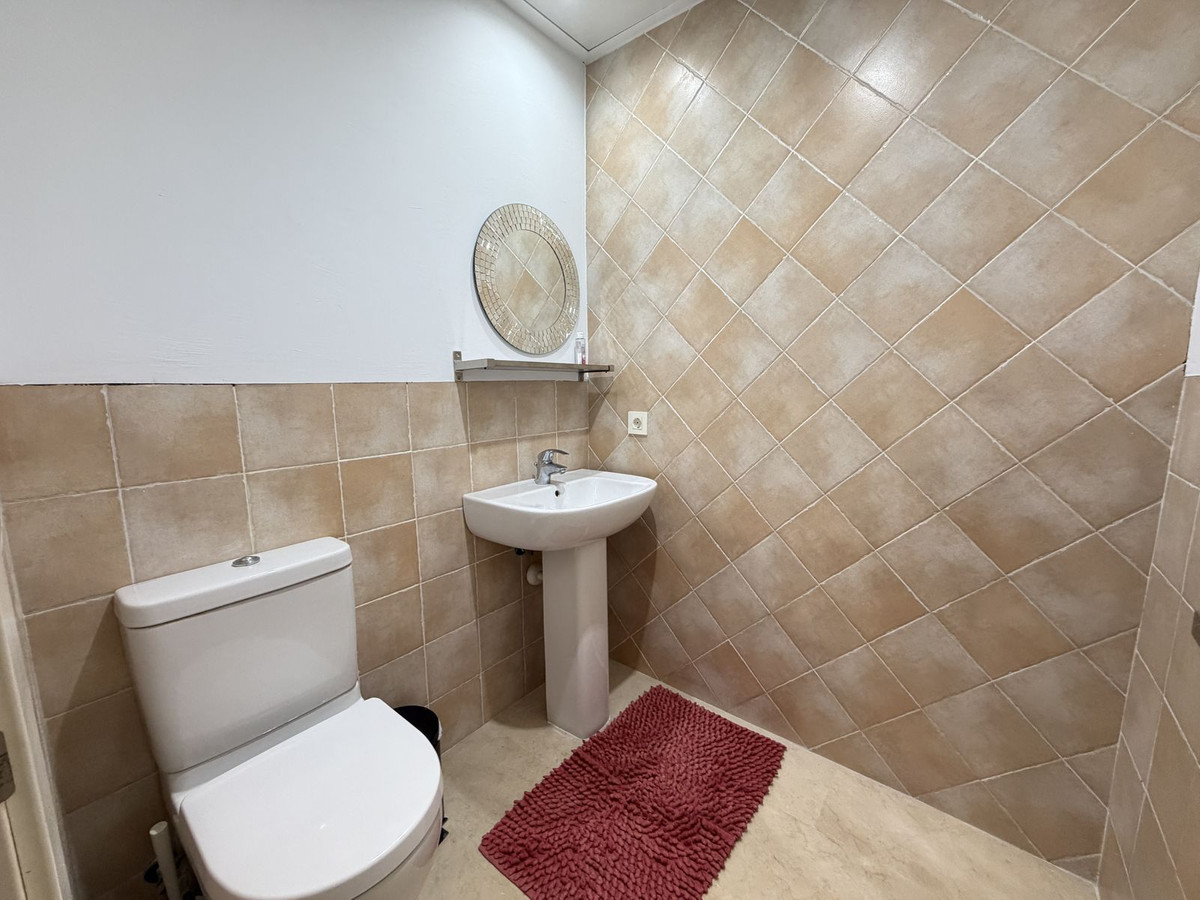 3 Bedroom Apartment for Sale in Estepona — 9