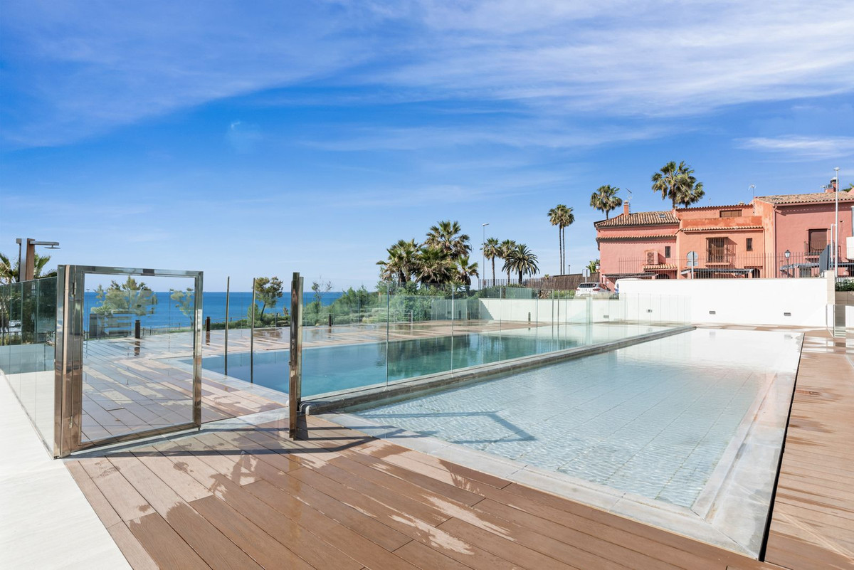 2 Bedroom Apartment for Sale in Estepona