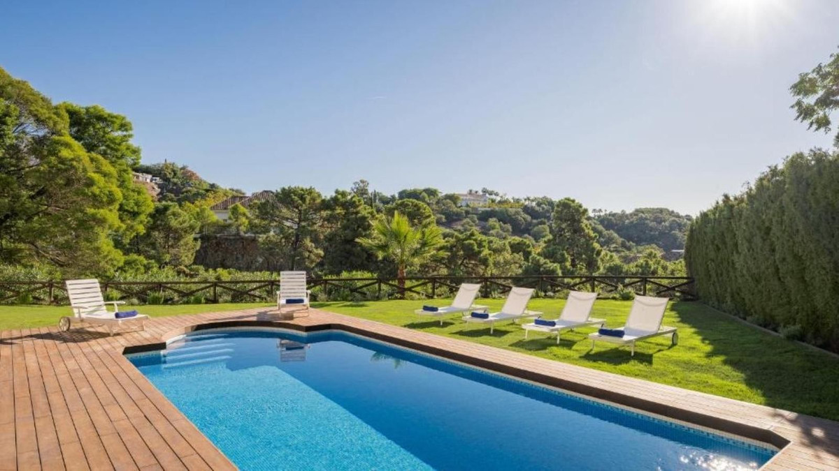 5 Bedroom Villa for Sale in La Zagaleta — 3