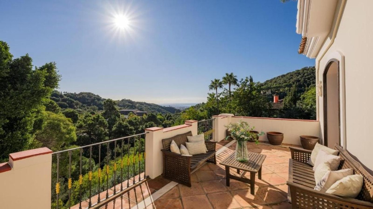 5 Bedroom Villa for Sale in La Zagaleta — 4
