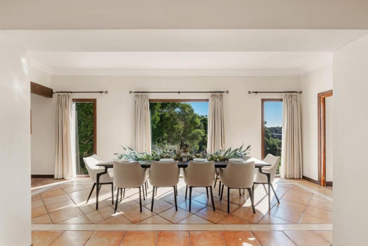 5 Bedroom Villa for Sale in La Zagaleta — 8
