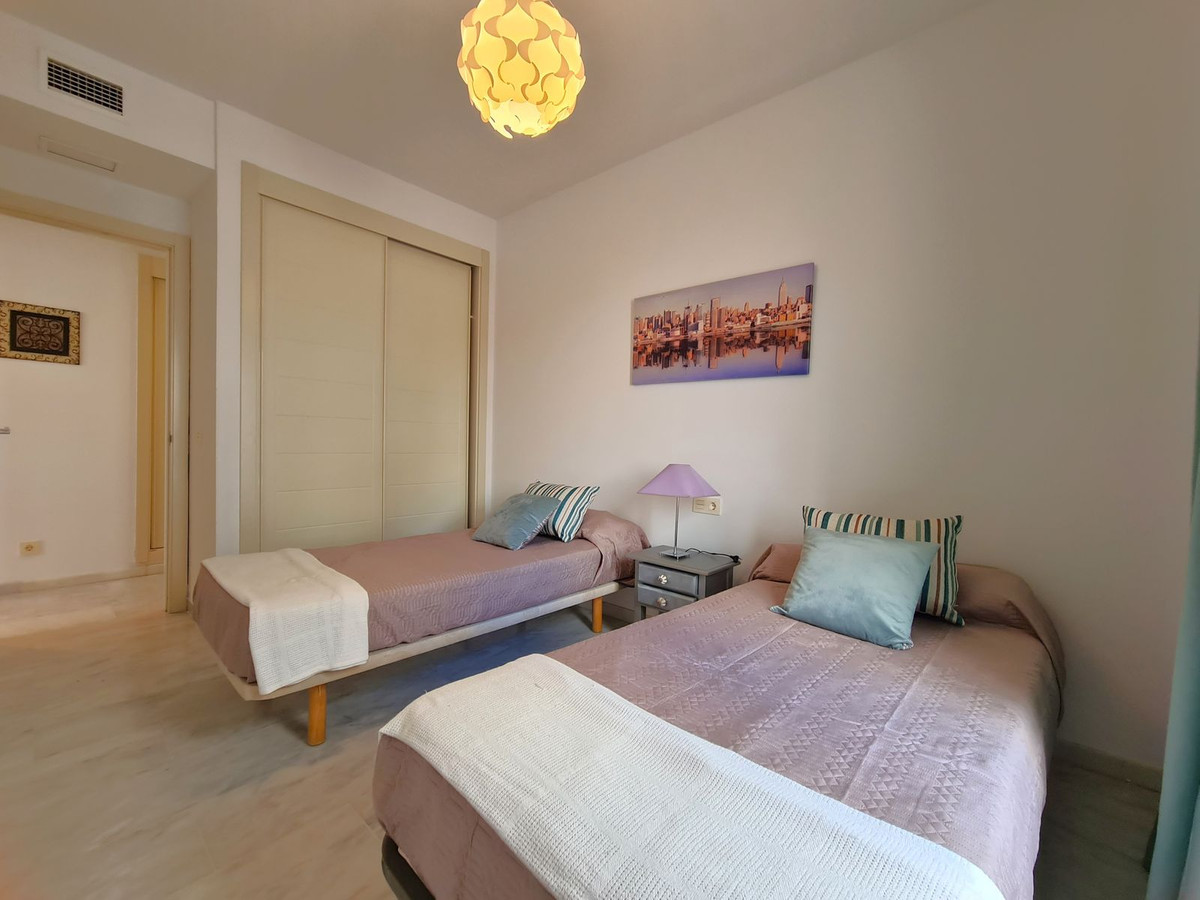 3 Bedroom Apartment for Sale in Estepona — 4