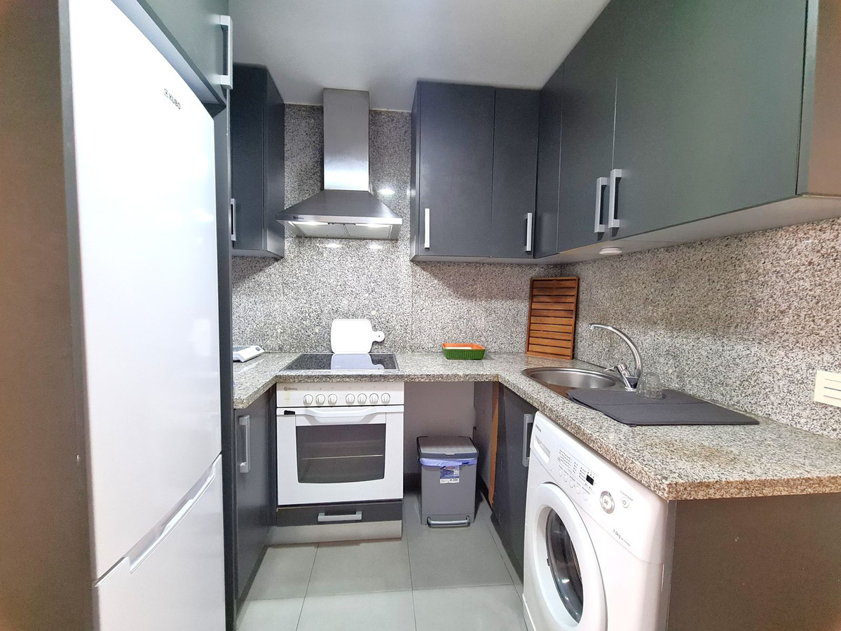 3 Bedroom Apartment for Sale in Estepona — 8