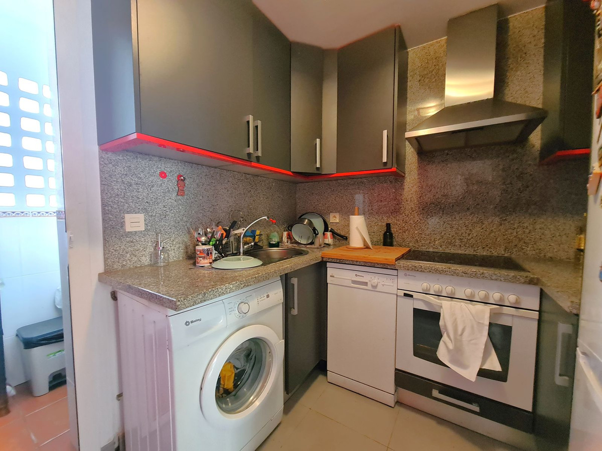 3 Bedroom Apartment for Sale in Estepona — 3