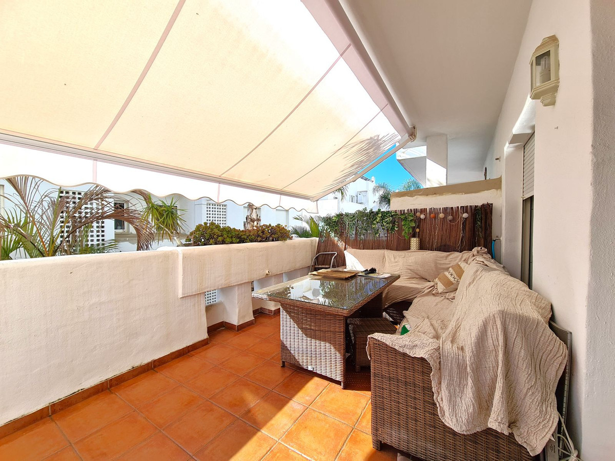3 Bedroom Apartment for Sale in Estepona — 6