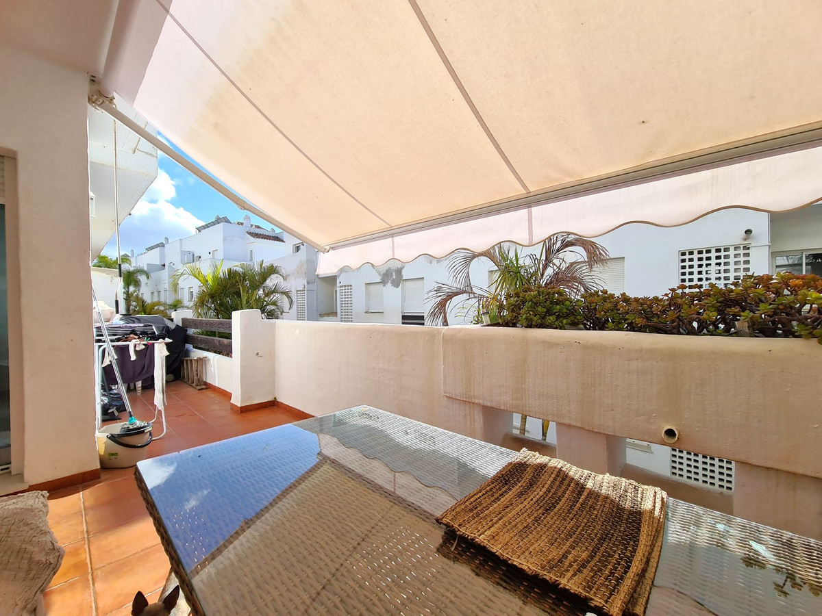 3 Bedroom Apartment for Sale in Estepona — 8
