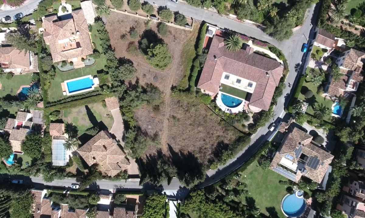 Plot for Sale in The Golden Mile — 2