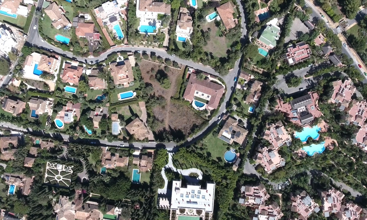 Plot for Sale in The Golden Mile — 3