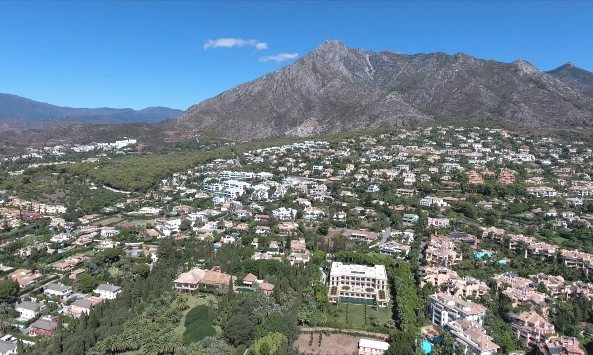 Plot for Sale in The Golden Mile — 7