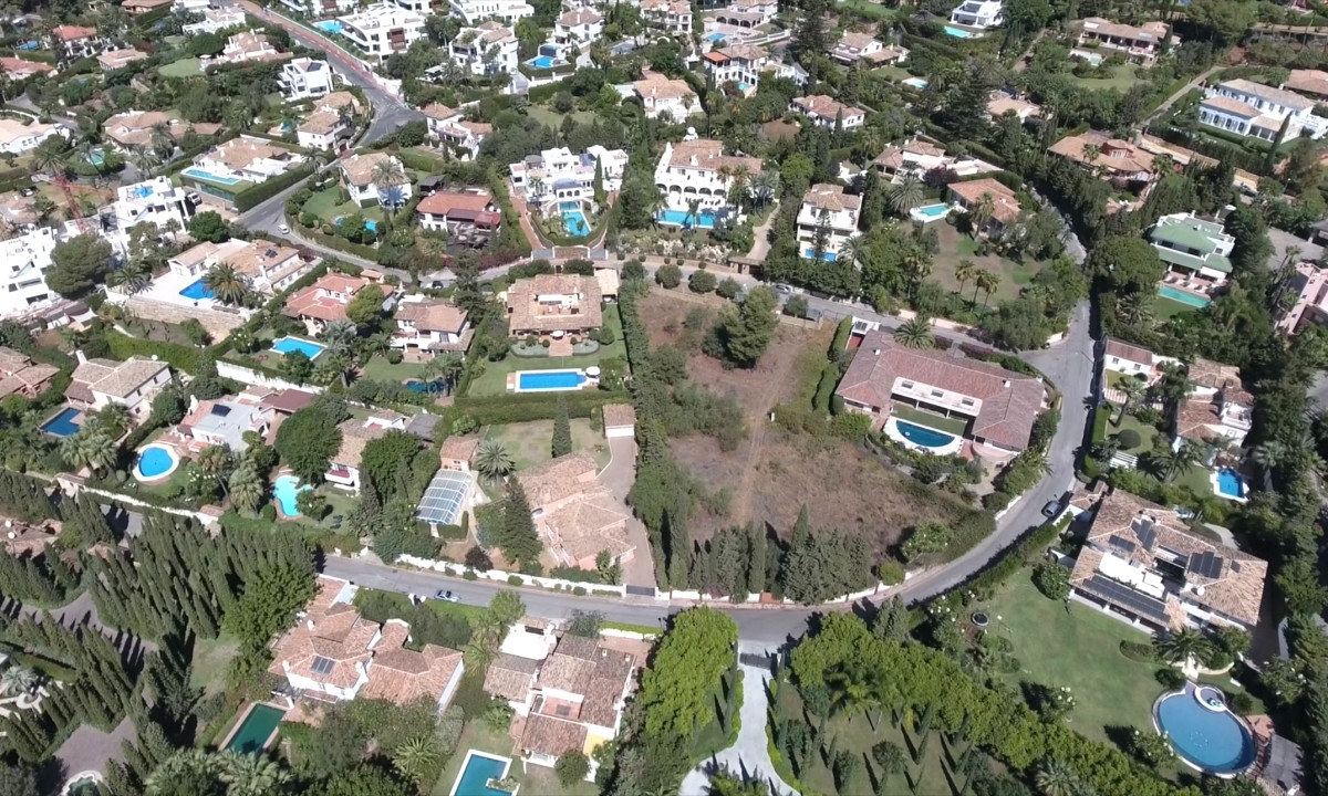 Plot for Sale in The Golden Mile — view 10