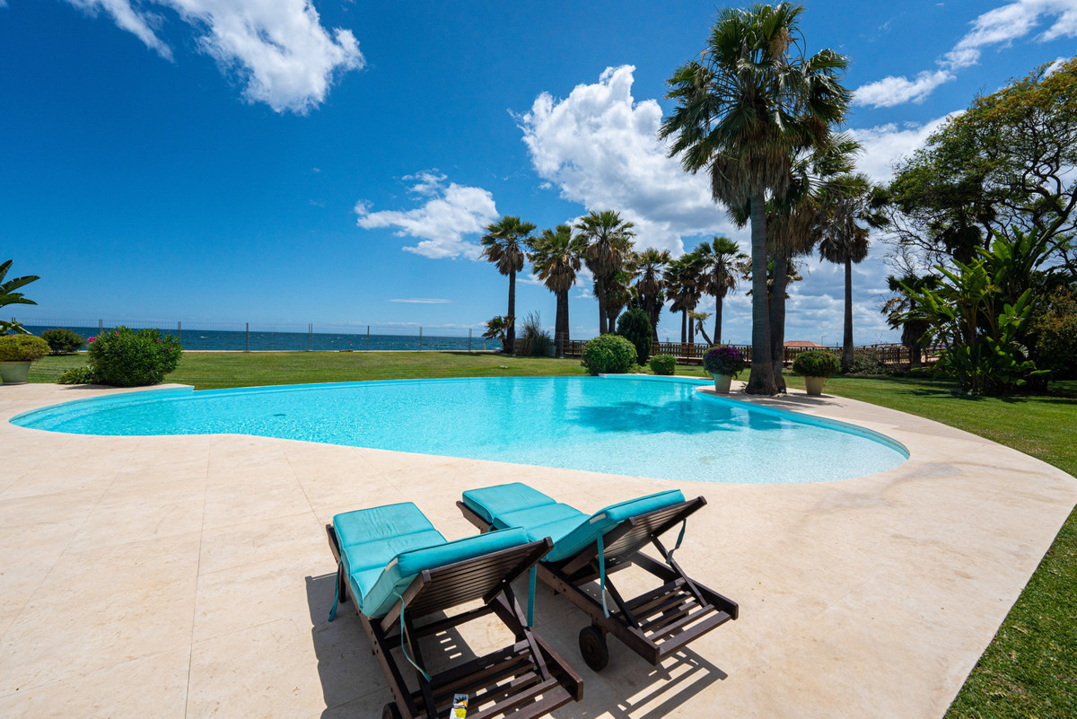 9 Bedroom Villa for Sale in Estepona — 3