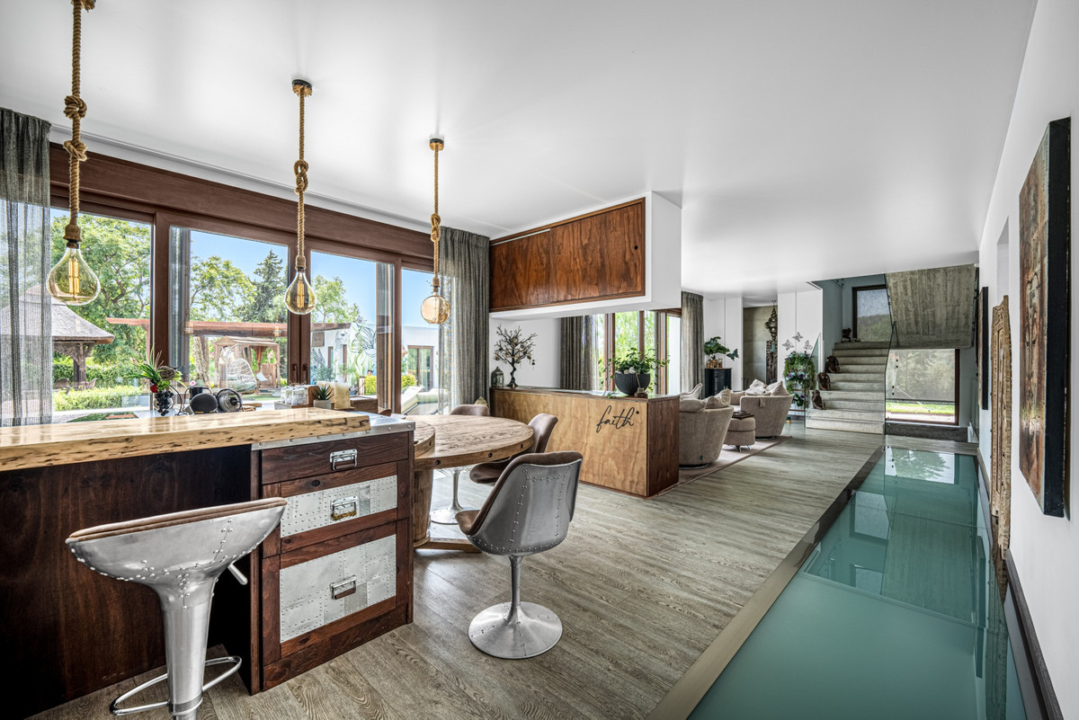 5 Bedroom Villa for Sale in Benahavís — 3