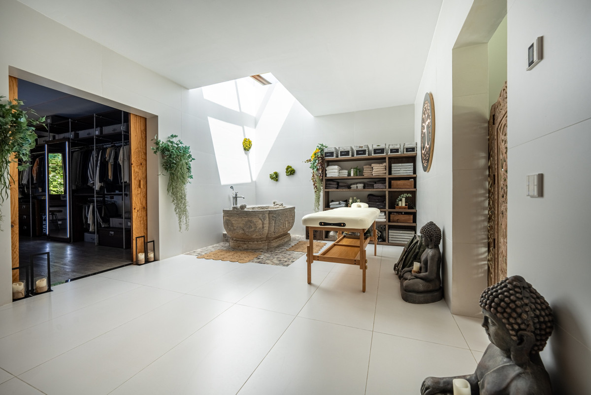 5 Bedroom Villa for Sale in Benahavís — view 10