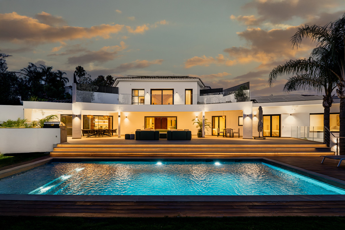 5 Bedroom Villa for Sale in Nagüeles — 9