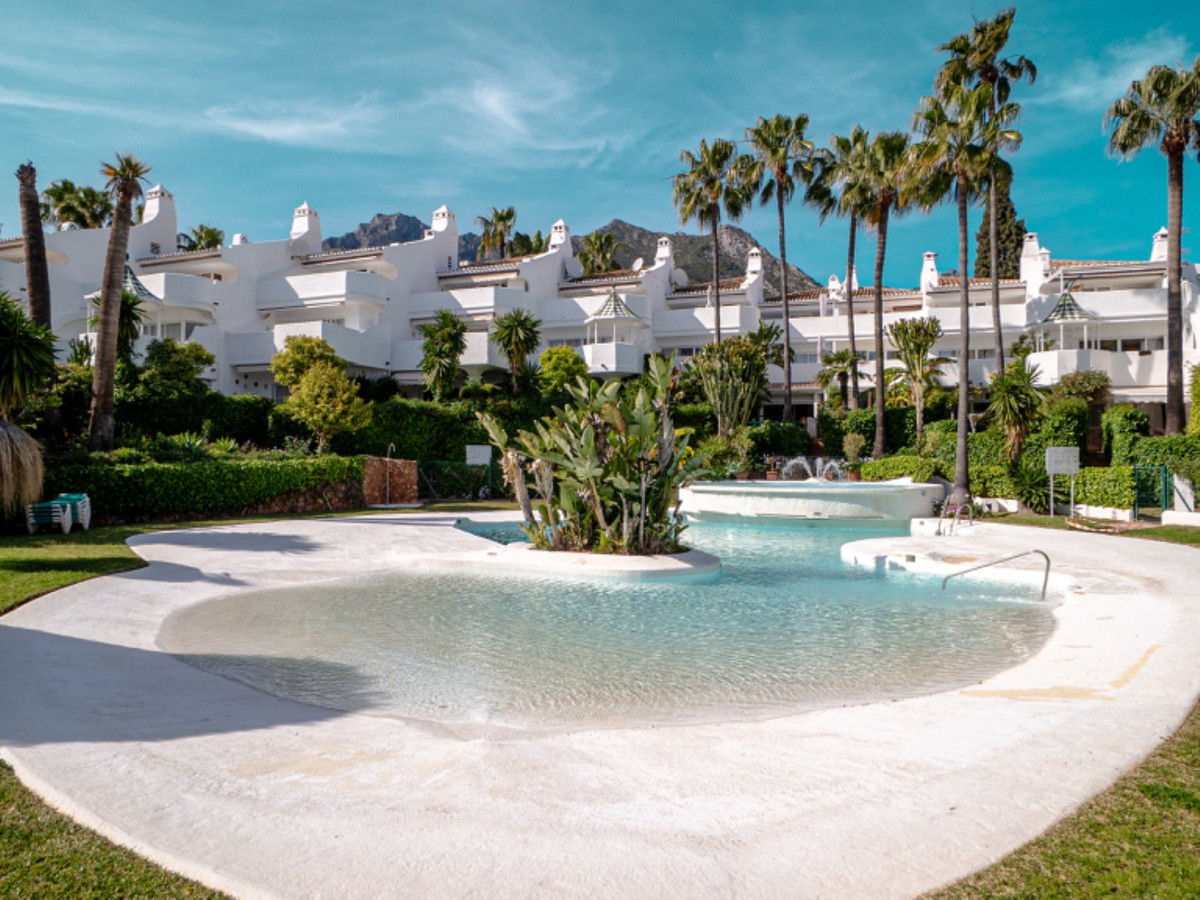 3 Bedroom Villa for Sale in Sierra Blanca — 3