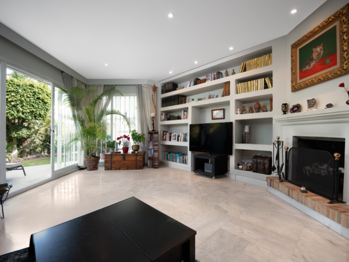3 Bedroom Villa for Sale in Sierra Blanca — 4