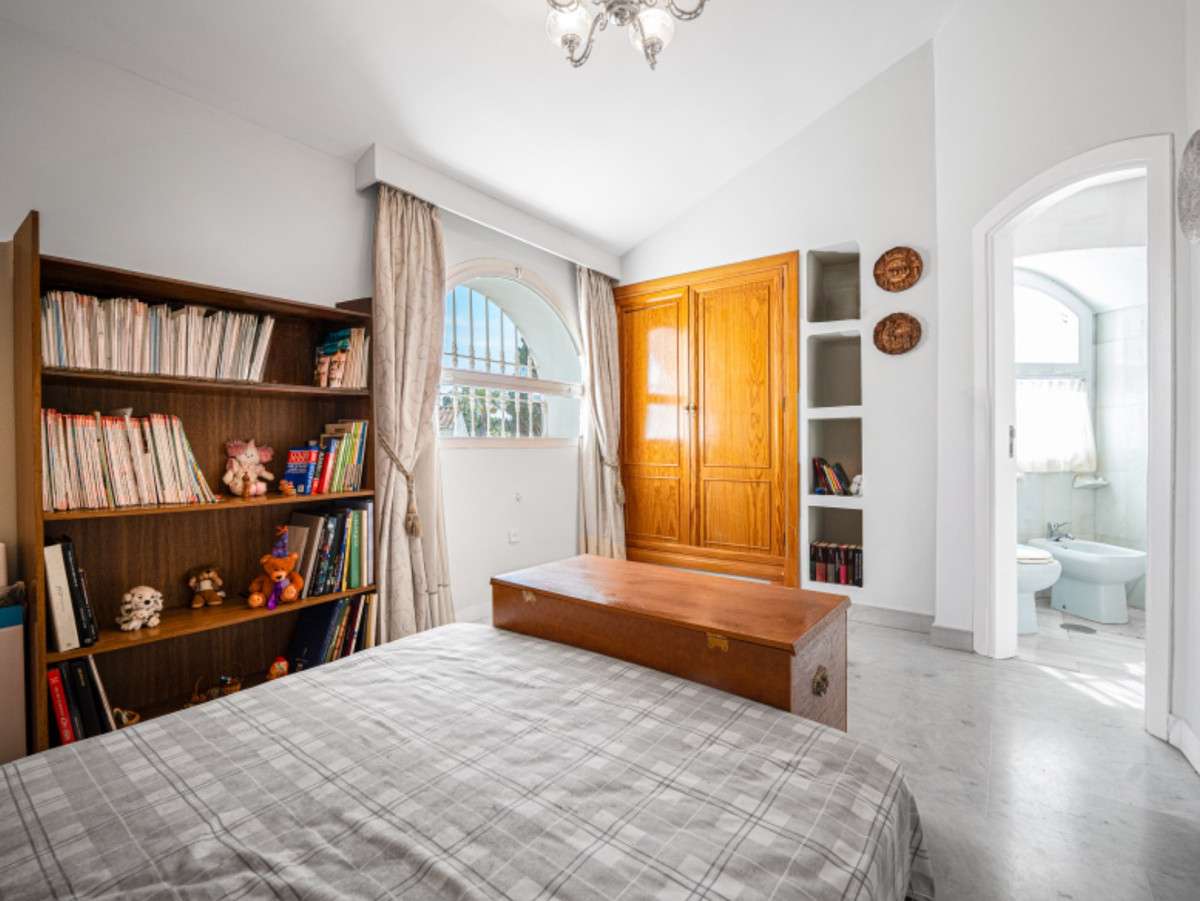 3 Bedroom Villa for Sale in Sierra Blanca — 8