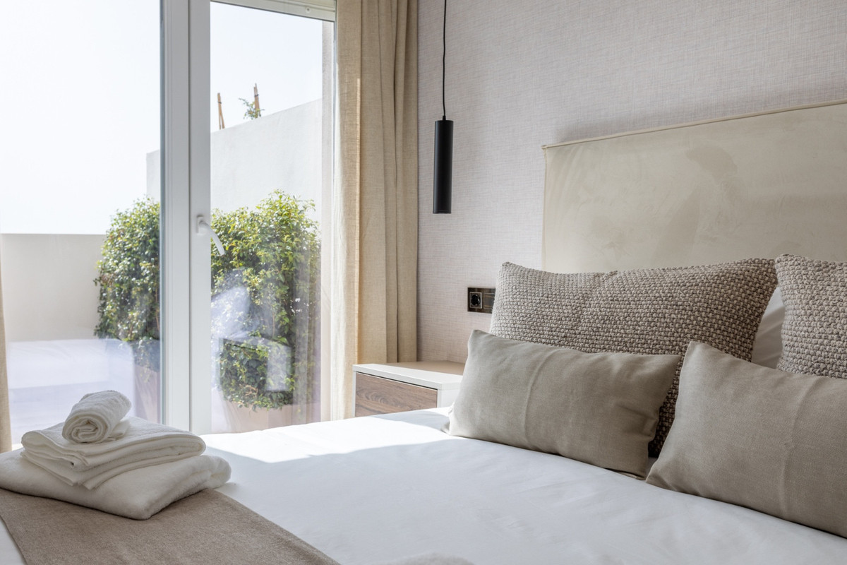 4 Bedroom Apartment for Sale in Nueva Andalucía — 4
