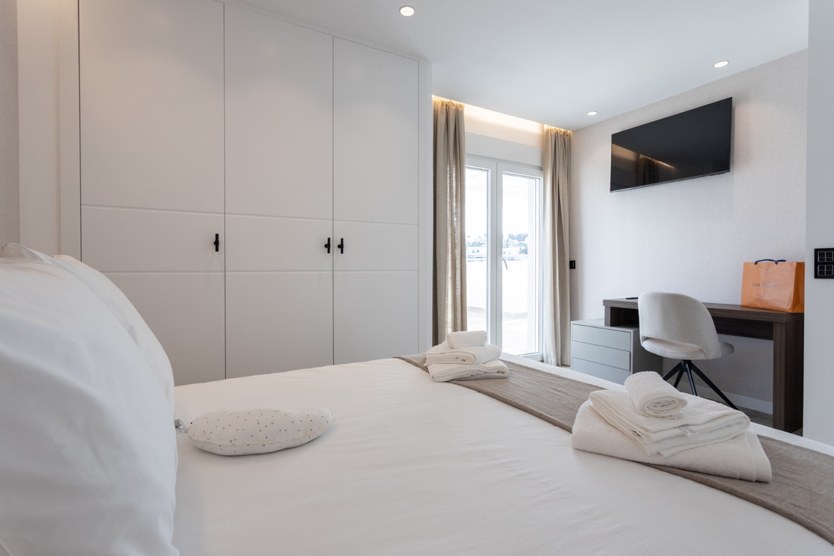 4 Bedroom Apartment for Sale in Nueva Andalucía — view 10