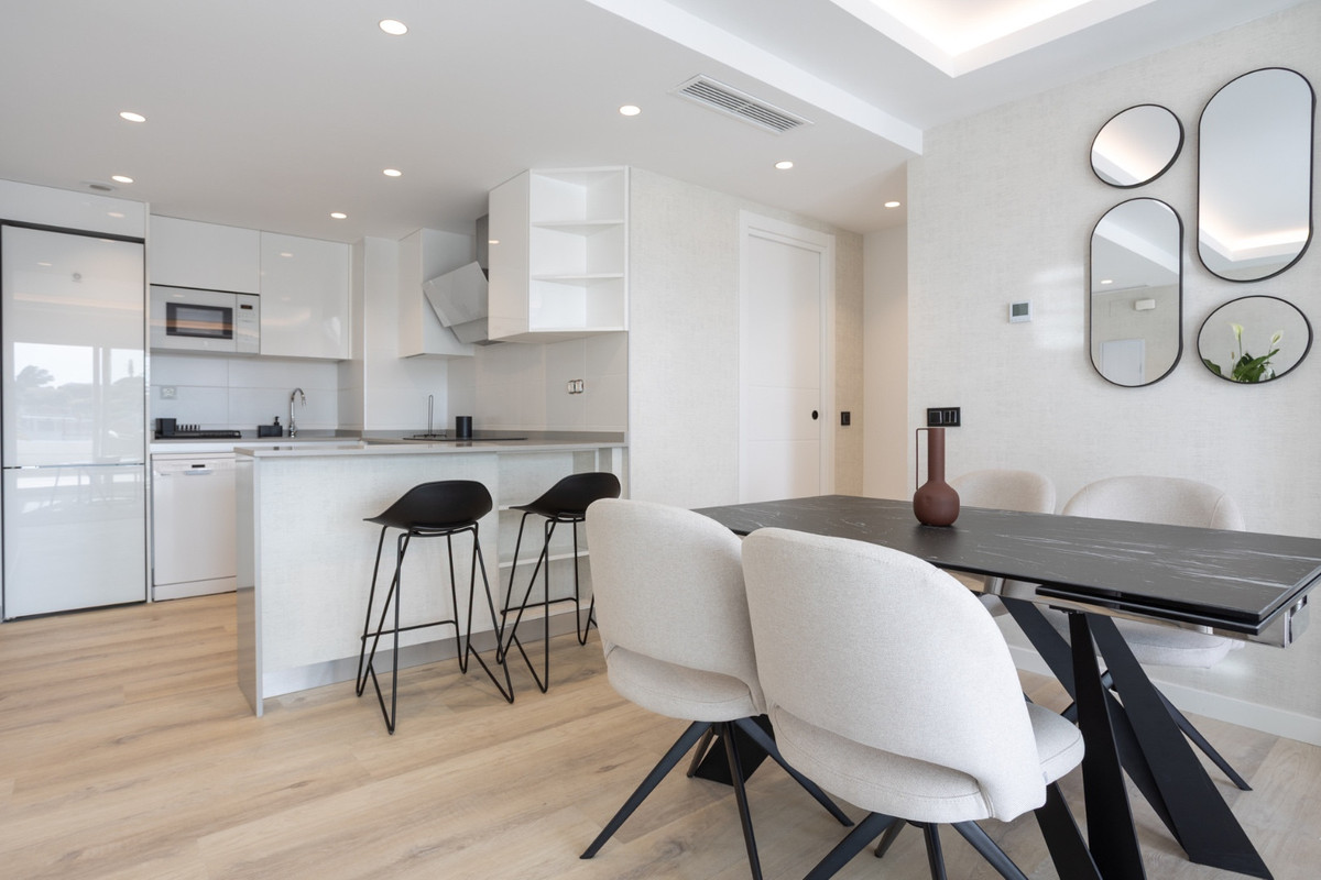 2 Bedroom Apartment for Sale in Nueva Andalucía — 2