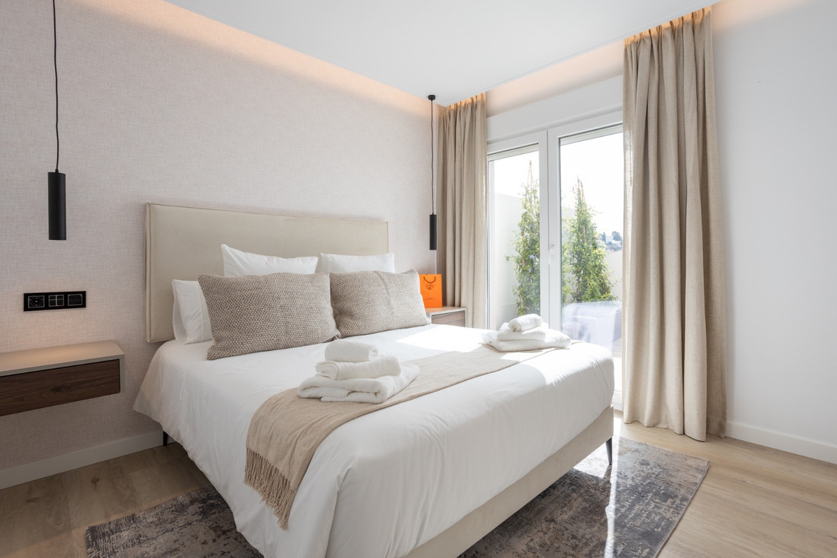2 Bedroom Apartment for Sale in Nueva Andalucía — 4