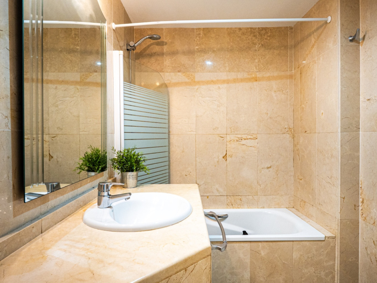 1 Bedroom Apartment for Sale in Marbella — view 10