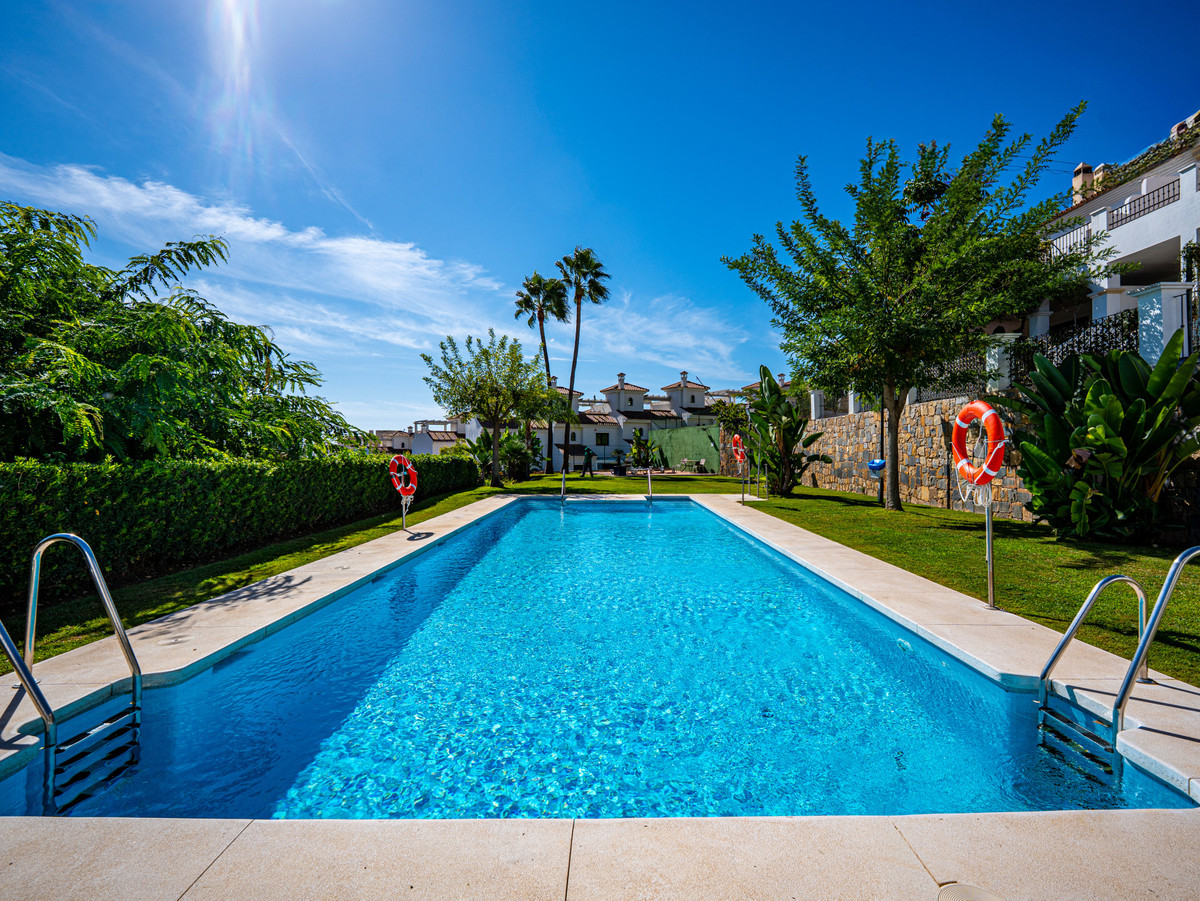 4 Bedroom Villa for Sale in Estepona — 3