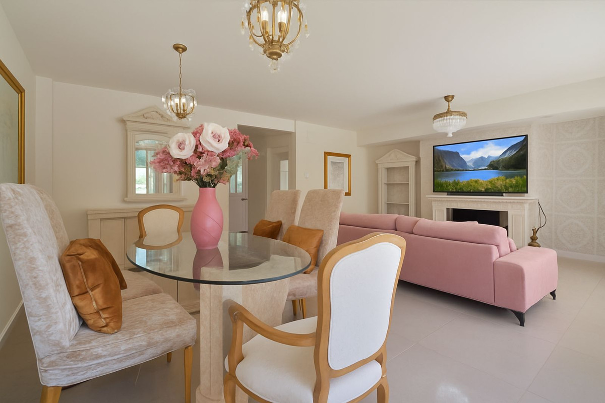 4 Bedroom Villa for Sale in Estepona — 7