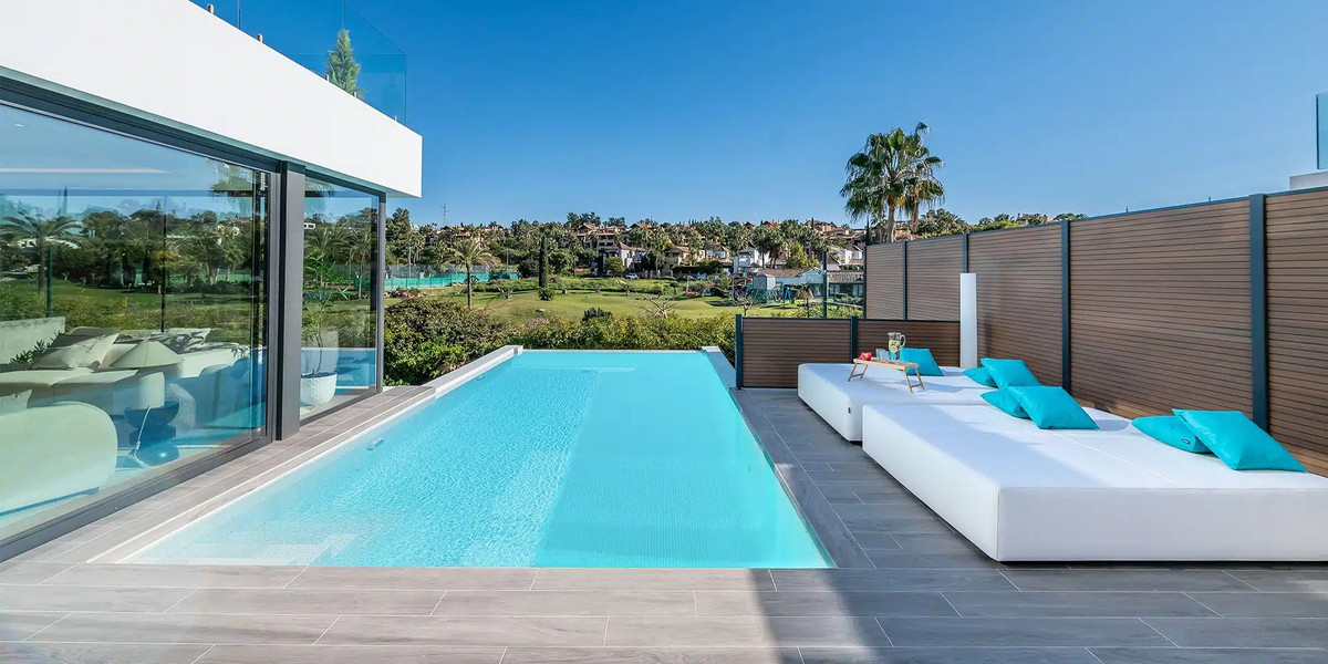 5 Bedroom Villa for Sale in El Paraiso — 6