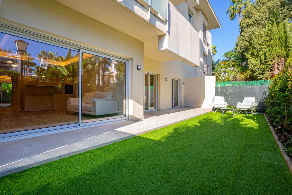 2 Bedroom Apartment for Sale in San Pedro de Alcántara — 6