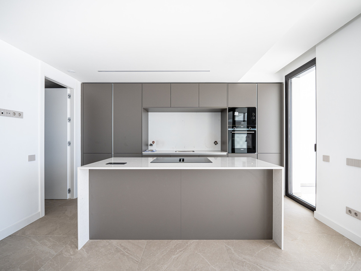 2 Bedroom Apartment for Sale in Marbella — view 10