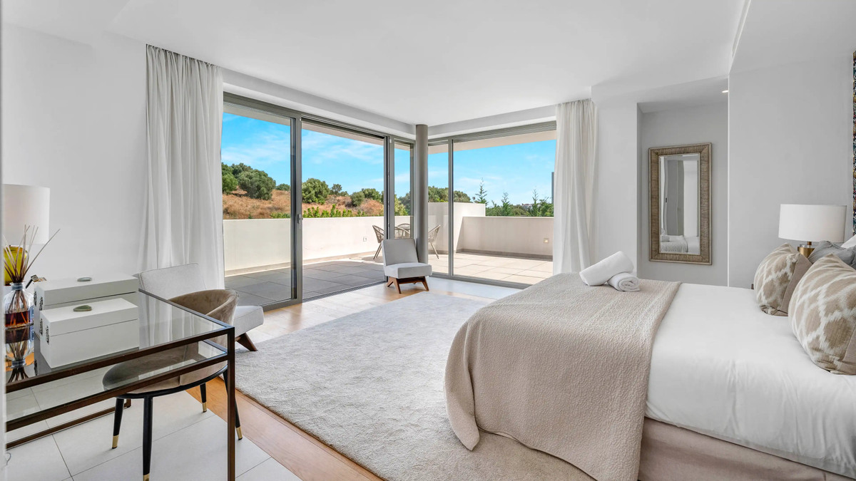 5 Bedroom Villa for Sale in El Paraiso — 4
