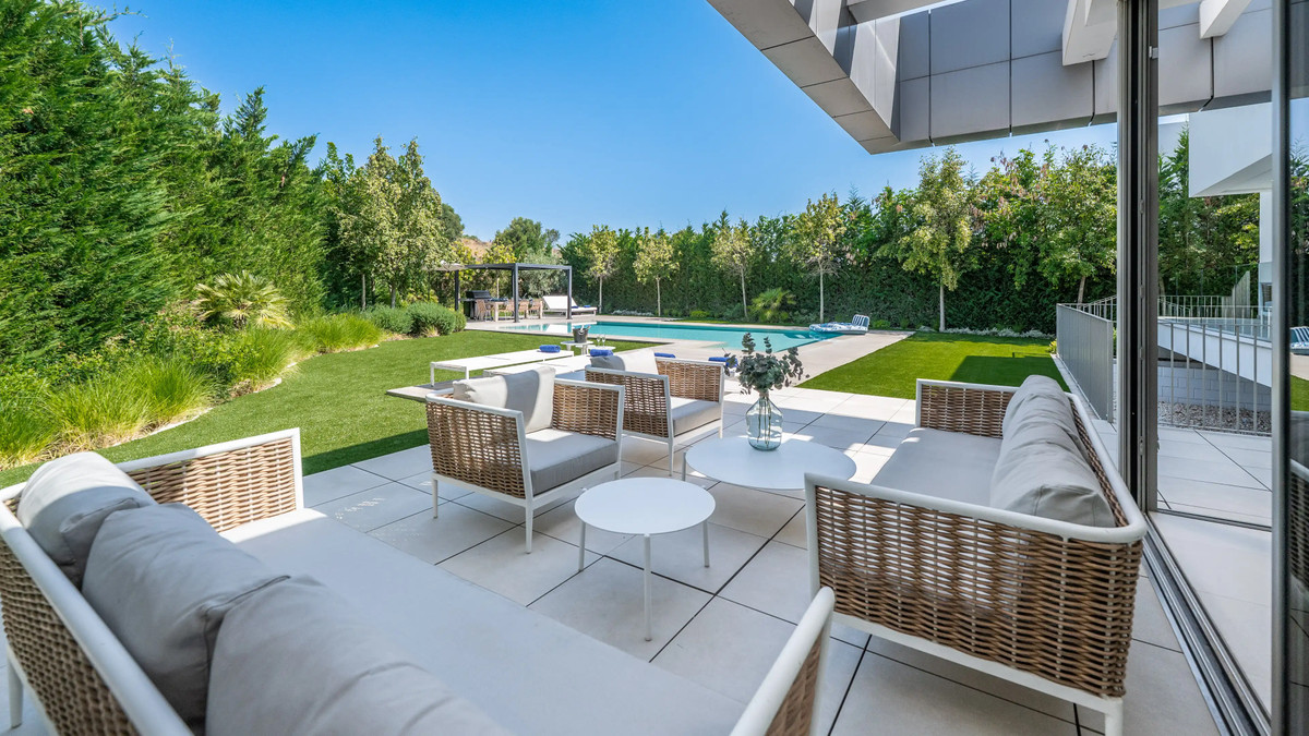 5 Bedroom Villa for Sale in El Paraiso — 6