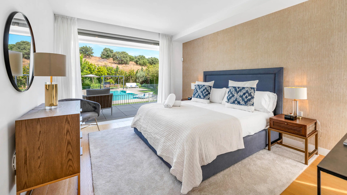 5 Bedroom Villa for Sale in El Paraiso — 7