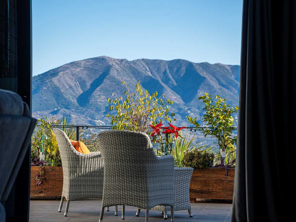 3 Bedroom Villa for Sale in Marbella — 3