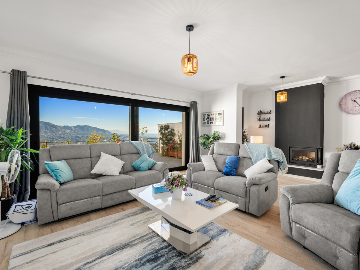 3 Bedroom Villa for Sale in Marbella — 6