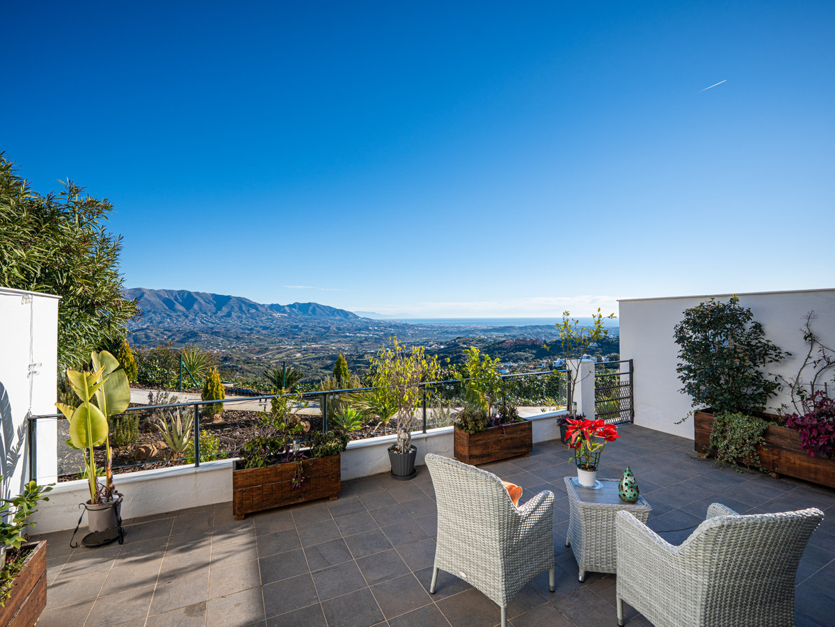 3 Bedroom Villa for Sale in Marbella — 8