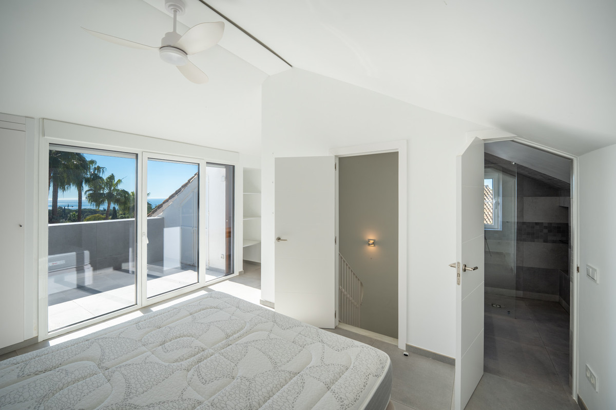 3 Bedroom Villa for Sale in The Golden Mile — 4