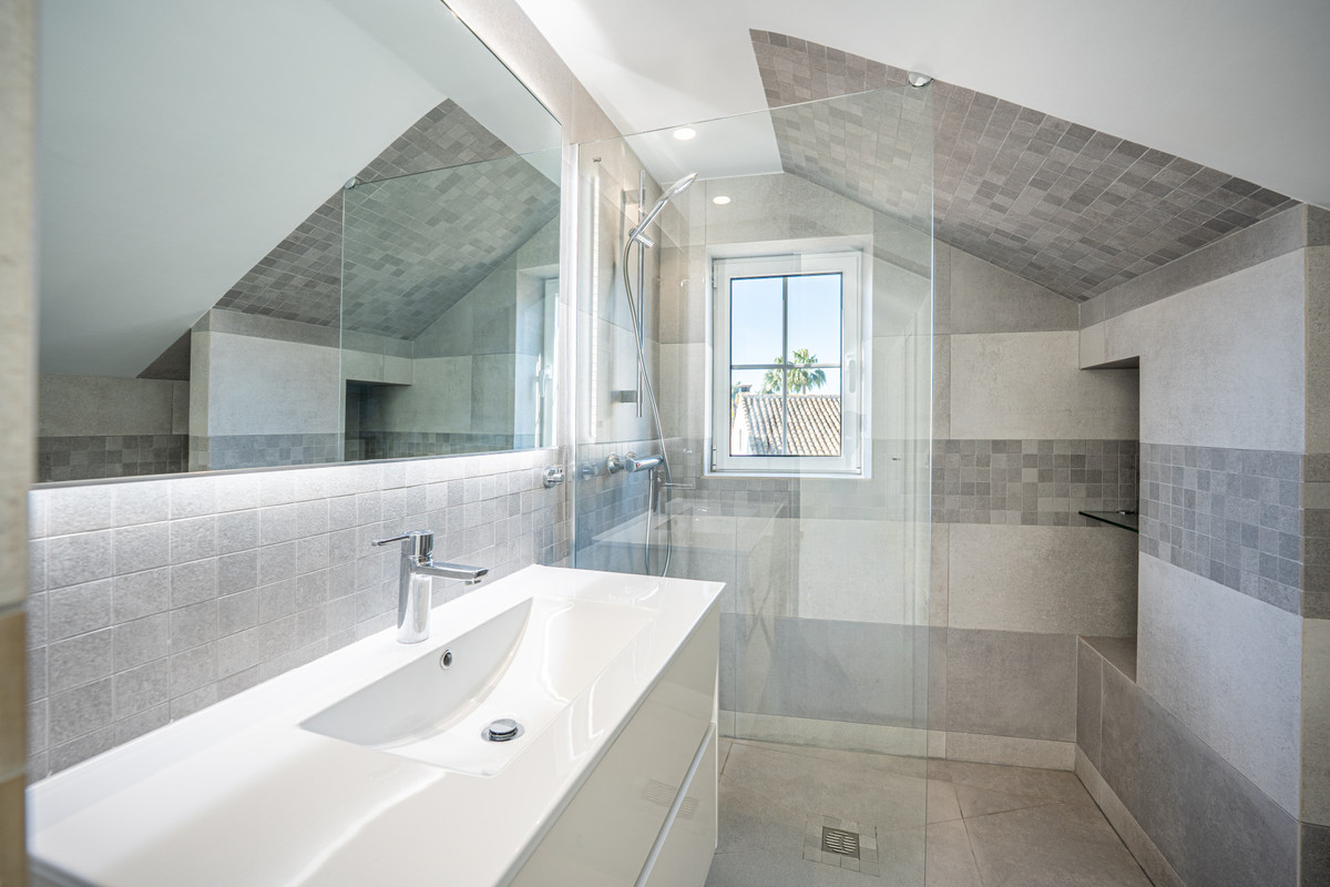 3 Bedroom Villa for Sale in The Golden Mile — 5