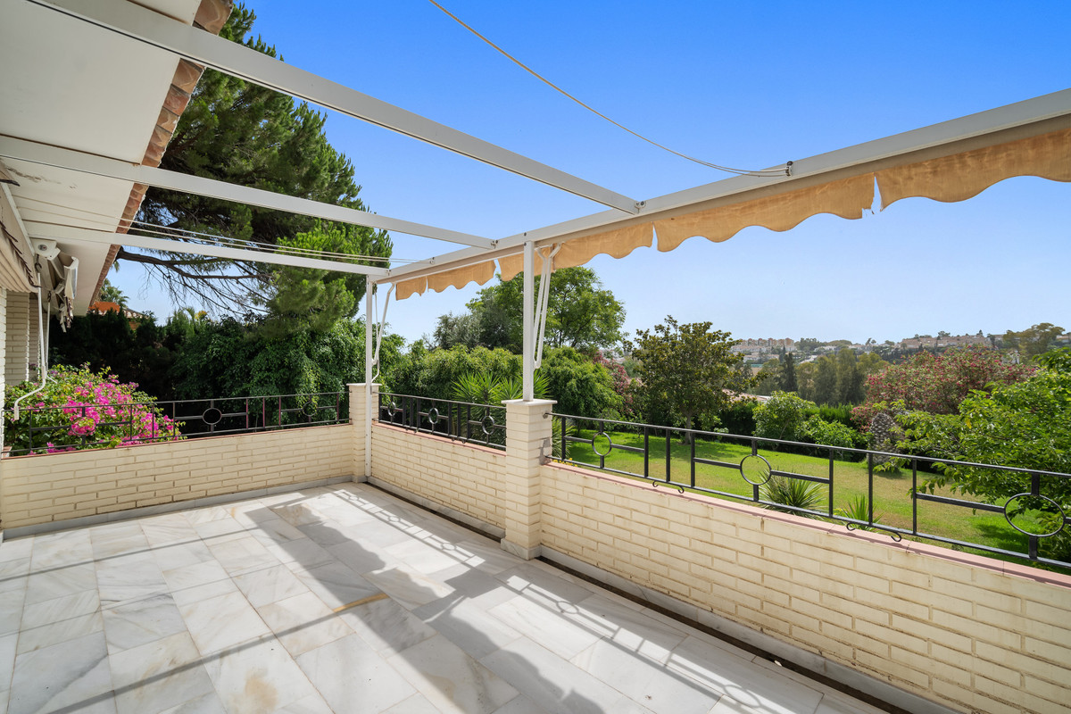 4 Bedroom Villa for Sale in Guadalmina Alta — 3