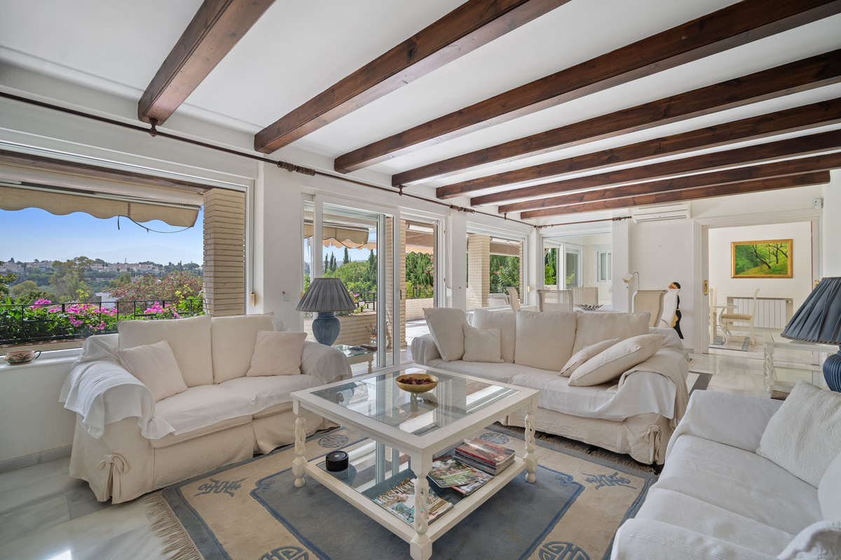 4 Bedroom Villa for Sale in Guadalmina Alta — 4