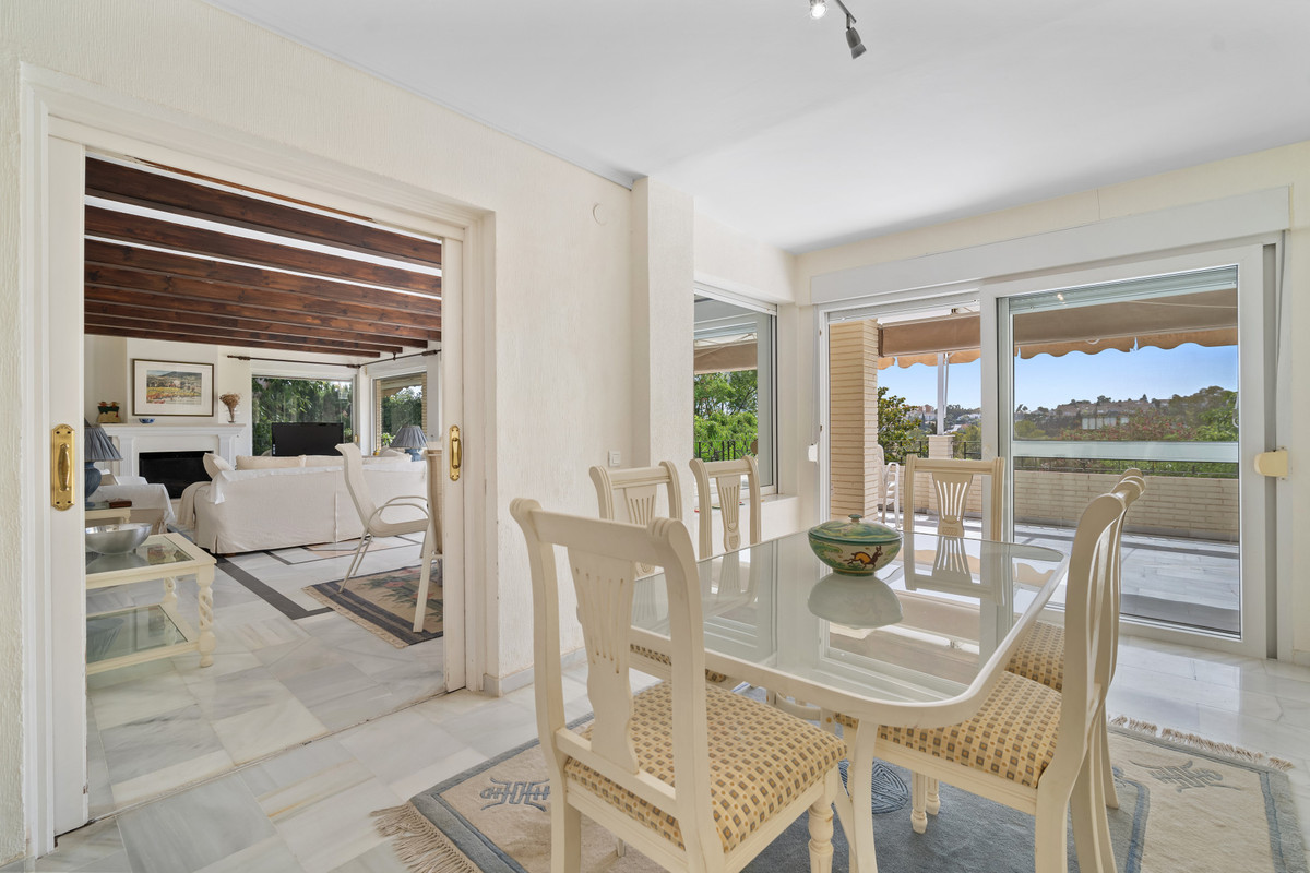 4 Bedroom Villa for Sale in Guadalmina Alta — view 10