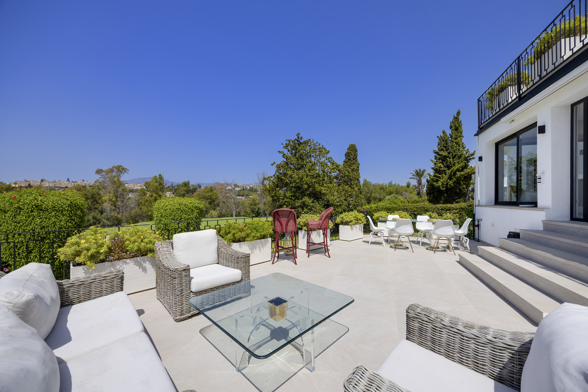 4 Bedroom Villa for Sale in Guadalmina Alta — 3