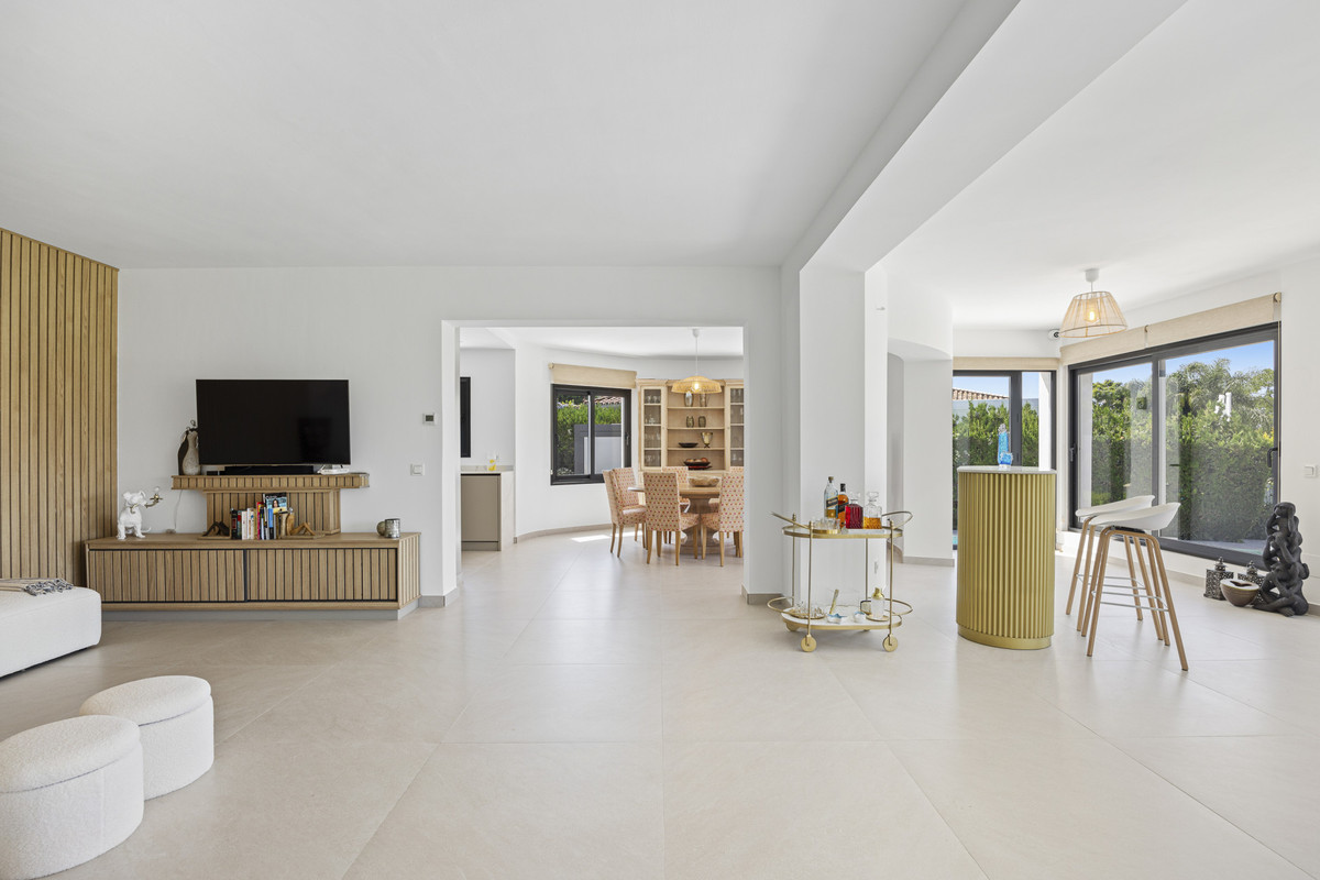 4 Bedroom Villa for Sale in Guadalmina Alta — 4