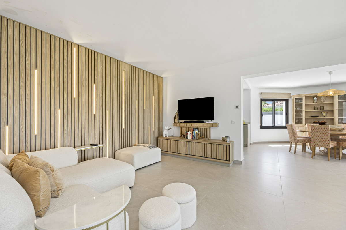 4 Bedroom Villa for Sale in Guadalmina Alta — 8