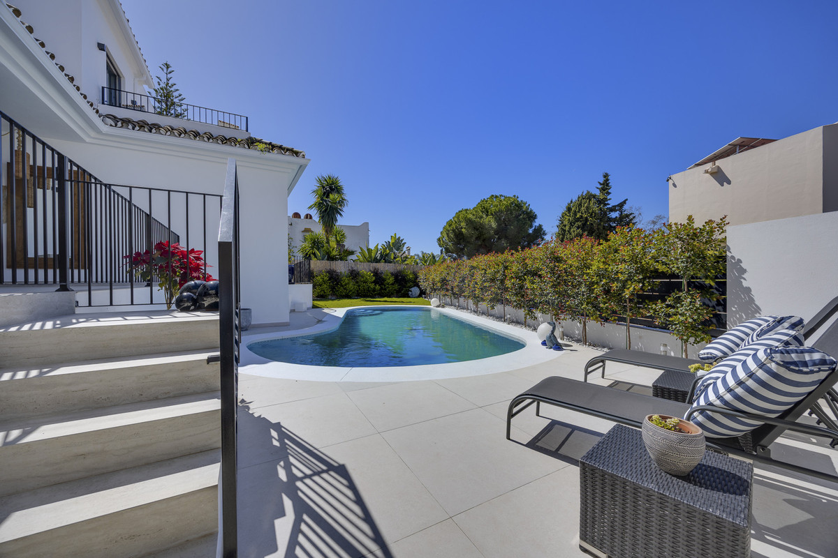 5 Bedroom Villa for Sale in Guadalmina Alta — 3