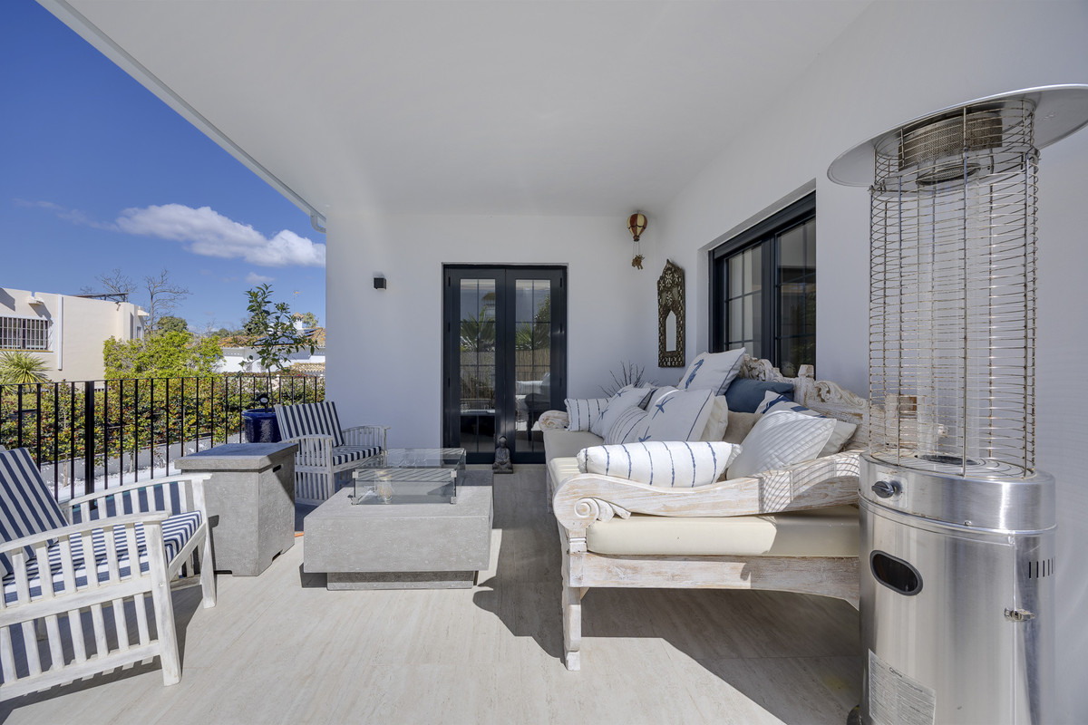 5 Bedroom Villa for Sale in Guadalmina Alta — 5