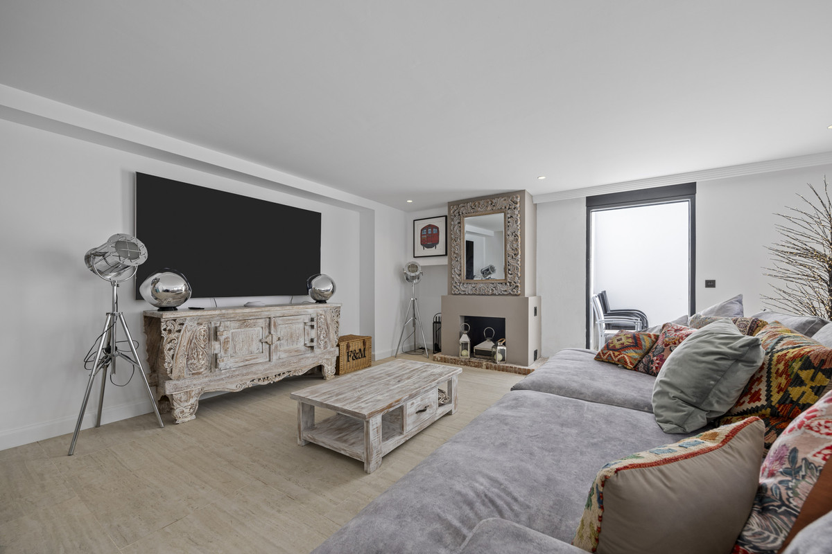 5 Bedroom Villa for Sale in Guadalmina Alta — 6